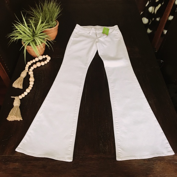 Lilly Pulitzer Denim - NWT LILY PULITZER WHITE DENIM "WORTH" FLARE💜
